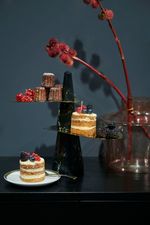 Apollo-Marble-Cake-Stand