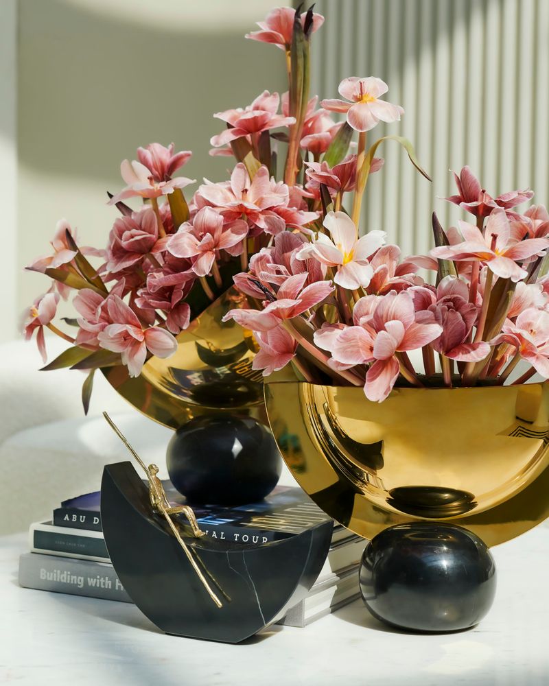 Silver-Champ-Vase-with-Marble-Base
