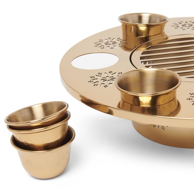 Nour-Najdi-Dellah-With-Mini-Cups