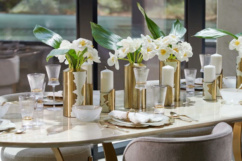 Floris-Small-Pillar-Candle-Holder